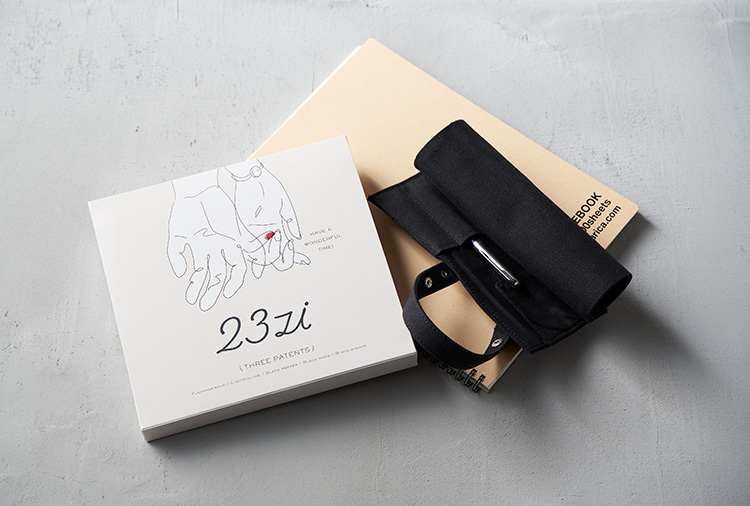 「23zi」のスタイリッシュなパッケージ